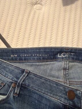 LOFT Curvy Straight Jeans in Light Blue Denim